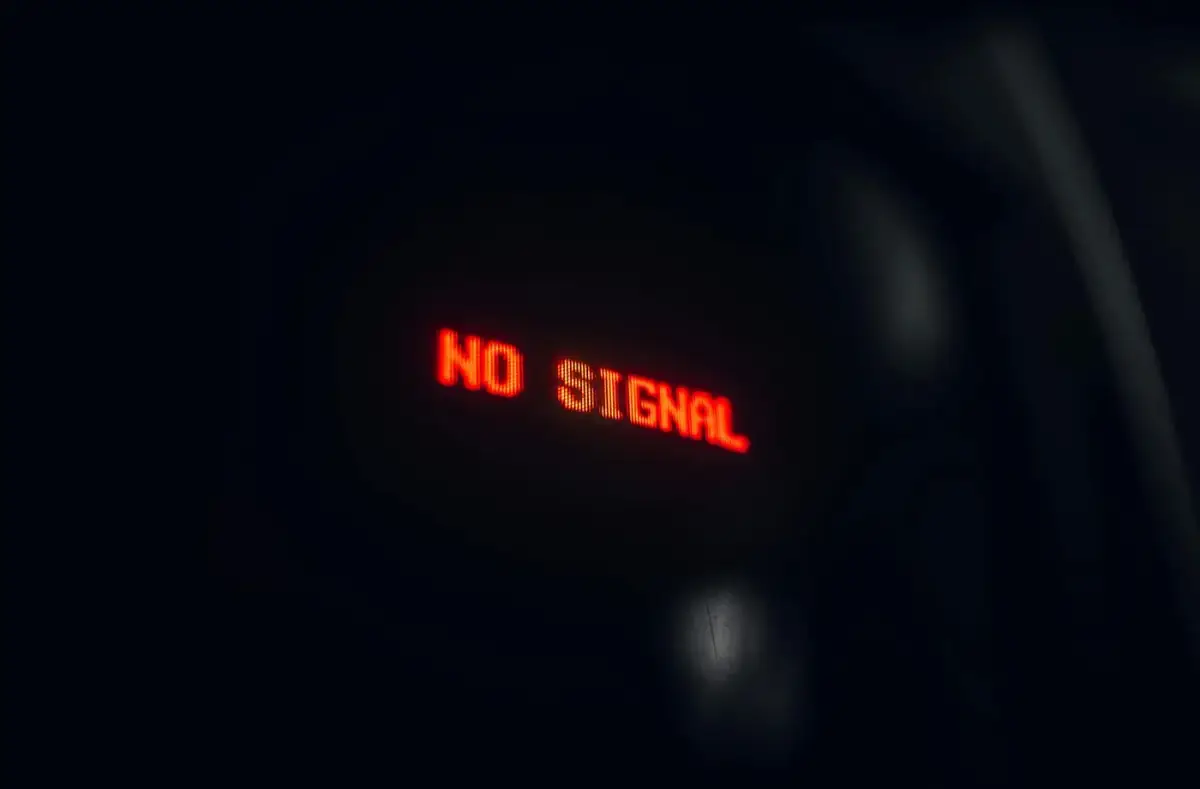 Computer monitor showing a no signal warning