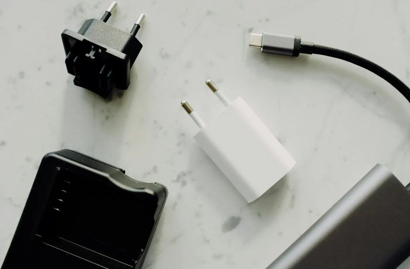 How Fast Charging Works and How to Avoid Unsafe Chargers NexyFix repair guide photo